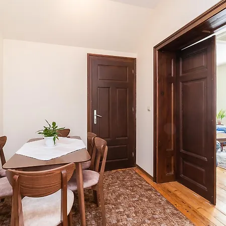 South San Stefano With 3 Bedroom, Garden And Free Garage Appartement *