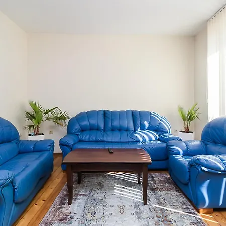 Appartement South San Stefano With 3 Bedroom, Garden And Free Garage *